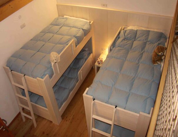 CAMERA-INTERNO-letto-04_8_11zon